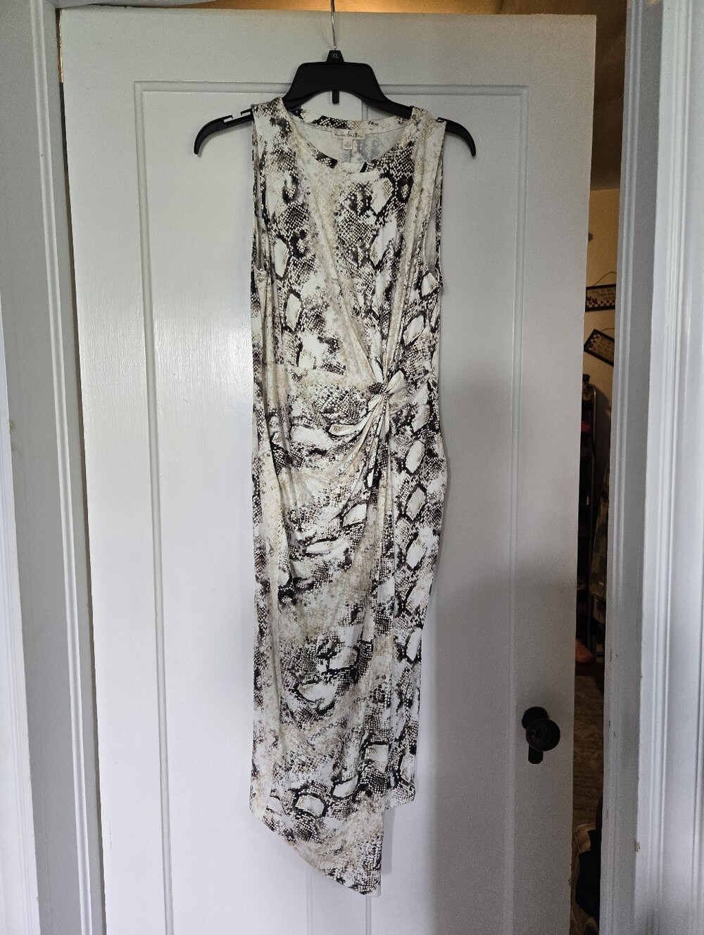 nine britton Sleeveless Snake-Print Twist Midi Dress in Cream and Black